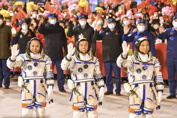۳ فضانورد چینی به ایستگاه فضایی رسیدند